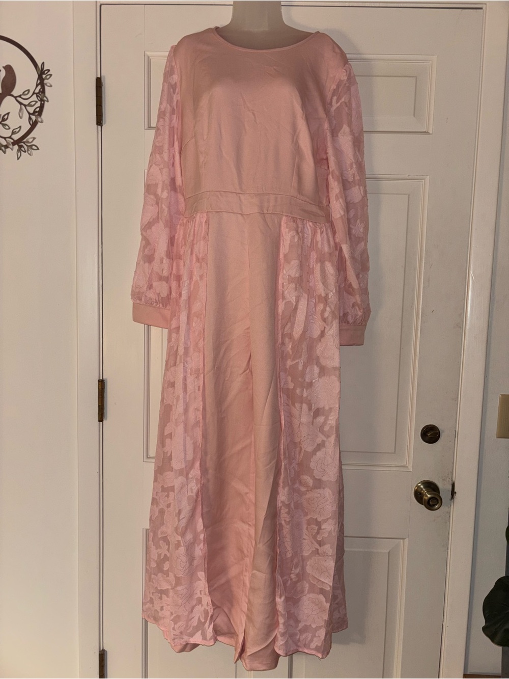 Elegant Pink Wide-Leg Jumpsuit with Lace Sleeves
